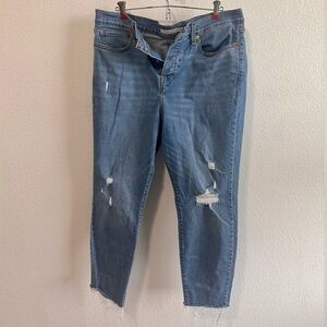 Levi’s • Wedgie Distressed Skinny Jean